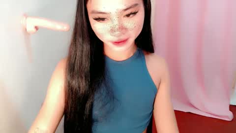 Snapshot of sexy_mikaxoxo chatting on 02.15.25 mika online show from 02.15.25