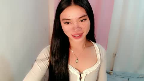 Snapshot of sexy_mikaxoxo chatting on 02.19.25 mika online show from 02.19.25