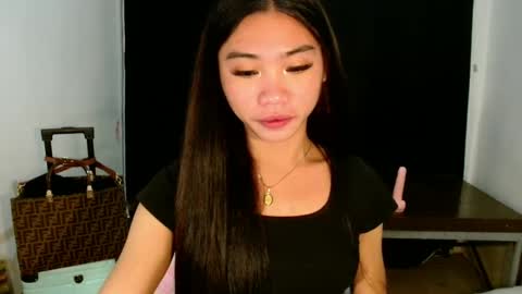 Snapshot of sexy_mikaxoxo chatting on 02.23.25 mika online show from 02.23.25