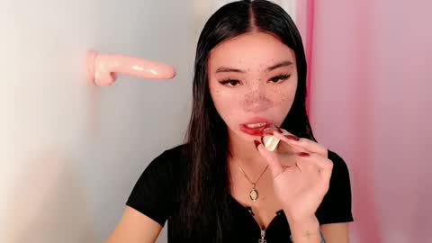 Snapshot of sexy_mikaxoxo chatting on 02.28.25 mika online show from 02.28.25