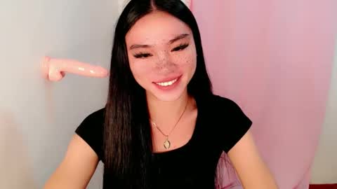 Snapshot of sexy_mikaxoxo chatting on 03.01.25 mika online show from 03.01.25