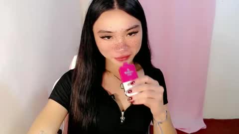 Snapshot of sexy_mikaxoxo chatting on 03.08.25 mika online show from 03.08.25