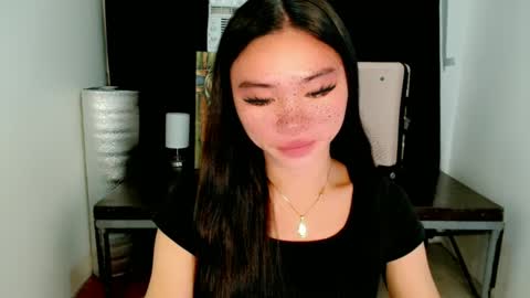 Snapshot of sexy_mikaxoxo chatting on 03.10.25 mika online show from 03.10.25