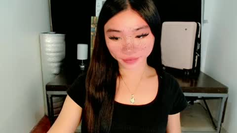 Snapshot of sexy_mikaxoxo chatting on 03.10.25 mika online show from 03.10.25