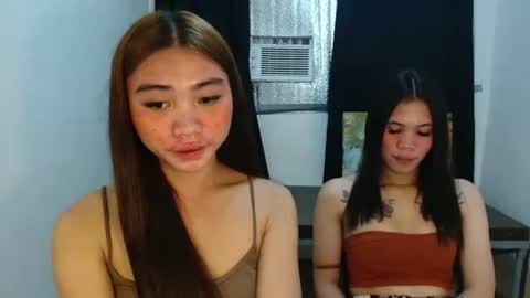 Snapshot of sexy_mikaxoxo chatting on 10.22.25 mika online show from 10.22.25