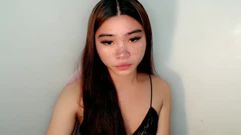 Snapshot of sexy_mikaxoxo chatting on 12.04.25 mika online show from 12.04.25