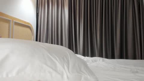 Ellie Mia online show from 09.28.25