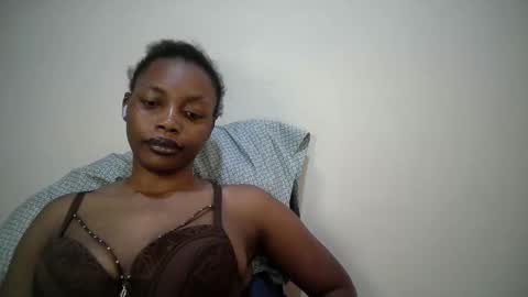 Snapshot of sexy_muna2 chatting on 04.18.26 sexy_muna2 online show from 04.18.26