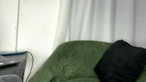 Snapshot of sexy_n_thick chatting on 06.19.26 Lyn online show from 06.19.26
