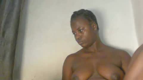Snapshot of sexy_petitqueen chatting on 05.06.26 sexy_petitqueen online show from 05.06.26