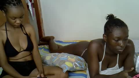 Snapshot of sexy_zola chatting on 05.17.26 Im Zola online show from 05.17.26
