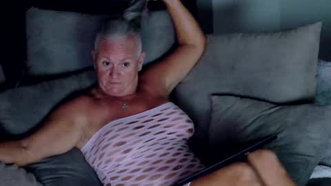 Sexy GILF Allie Kay online show from 07.10.26