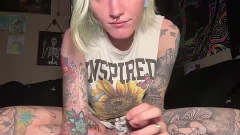 Snapshot of sexyaltftm chatting on 05.19.26 Ollie online show from 05.19.26
