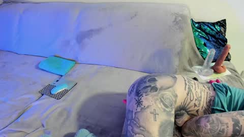 Snapshot of sexyariel15 chatting on 01.28.25 SexyAriel15 online show from 01.28.25