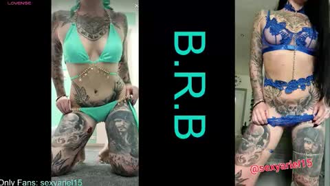 Snapshot of sexyariel15 chatting on 12.19.25 SexyAriel15 online show from 12.19.25