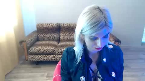 Snapshot of sexybeatriice chatting on 02.18.25 sexybeatriice online show from 02.18.25