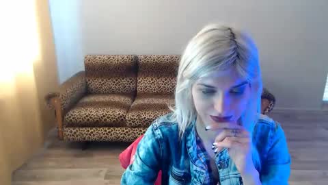 Snapshot of sexybeatriice chatting on 02.20.25 sexybeatriice online show from 02.20.25