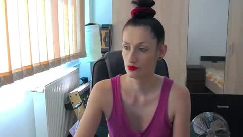 Snapshot of sexybeeaa chatting on 07.12.26 SexyBea online show from 07.12.26
