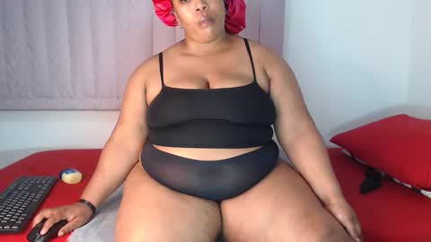 Snapshot of sexychill2000 chatting on 10.12.25 SEXYCHILL online show from 10.12.25