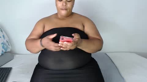 Snapshot of sexychill2000 chatting on 11.30.25 SEXYCHILL online show from 11.30.25