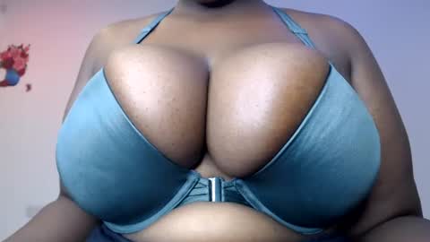 Snapshot of sexychocco_ chatting on 06.14.26 sexychocco online show from 06.14.26