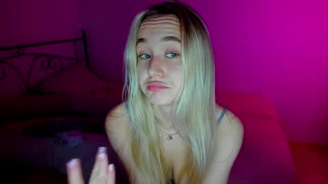 Snapshot of sexycocobutt chatting on 12.07.24 Sophia online show from 12.07.24