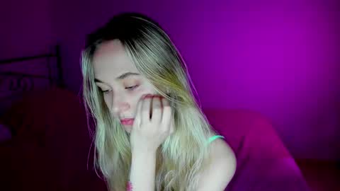 Snapshot of sexycocobutt chatting on 02.06.25 Sophia online show from 02.06.25