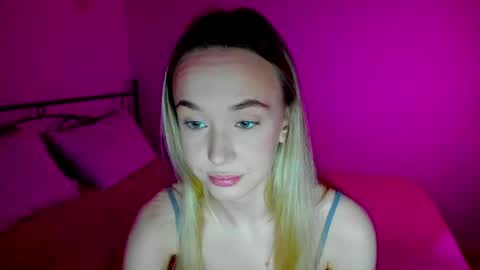 Snapshot of sexycocobutt chatting on 03.01.25 Sophia online show from 03.01.25