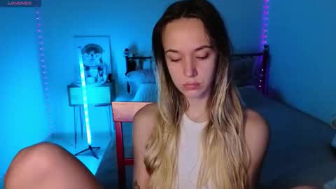 Snapshot of sexycocobutt chatting on 09.11.25 Sophia online show from 09.11.25