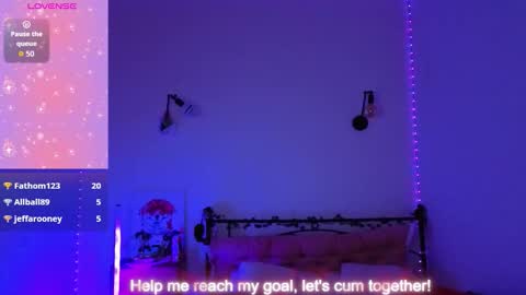 Snapshot of sexycocobutt chatting on 10.09.25 Sophia online show from 10.09.25