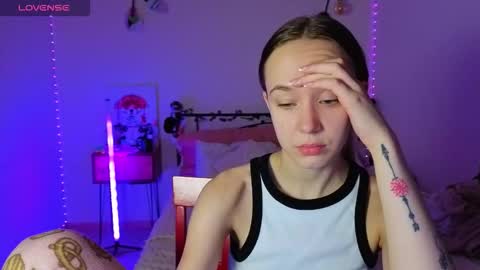 Snapshot of sexycocobutt chatting on 10.17.25 Sophia online show from 10.17.25