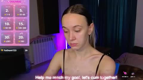 Snapshot of sexycocobutt chatting on 11.13.25 Sophia online show from 11.13.25