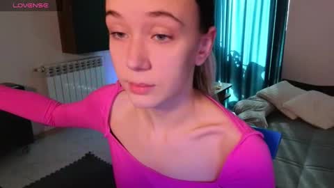 Snapshot of sexycocobutt chatting on 11.20.25 Sophia online show from 11.20.25