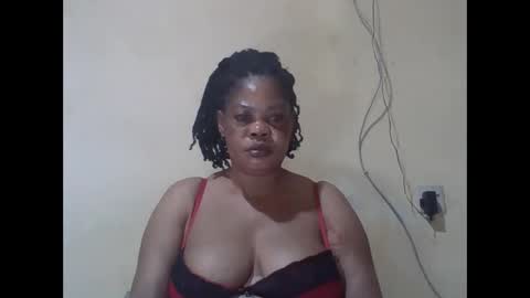 Snapshot of sexydove2 chatting on 04.29.26 EMILY online show from 04.29.26