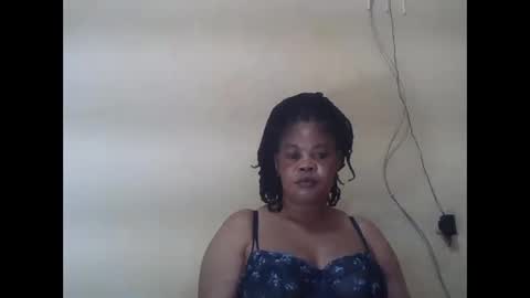 Snapshot of sexydove2 chatting on 05.18.26 EMILY online show from 05.18.26