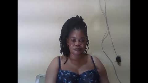 Snapshot of sexydove2 chatting on 05.22.26 EMILY online show from 05.22.26