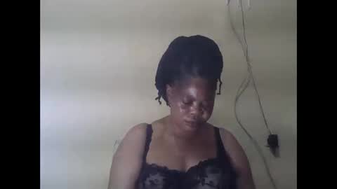 Snapshot of sexydove2 chatting on 05.27.26 EMILY online show from 05.27.26