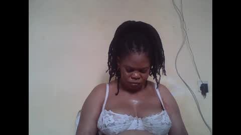Snapshot of sexydove2 chatting on 05.30.26 EMILY online show from 05.30.26