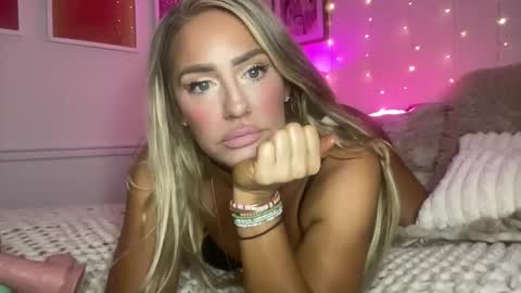 Snapshot of sexygoodvibebabe69 chatting on 02.03.26 Ashley Love online show from 02.03.26