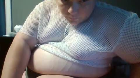 Snapshot of sexyhottie825 chatting on 06.08.26 sexyhottie825 online show from 06.08.26
