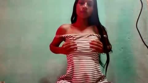 Snapshot of sexyjolie586 chatting on 05.27.26 sexyjolie586 online show from 05.27.26