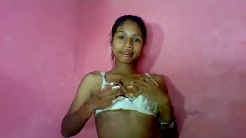 Snapshot of sexyjolie586 chatting on 06.27.26 sexyjolie586 online show from 06.27.26