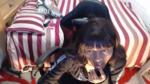 sexyjustin202 online show from 10.28.25