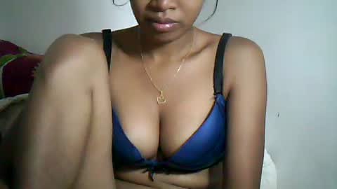 sexylarra12 online show from 12.15.24