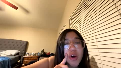 sexylatina22493587 online show from 03.04.26