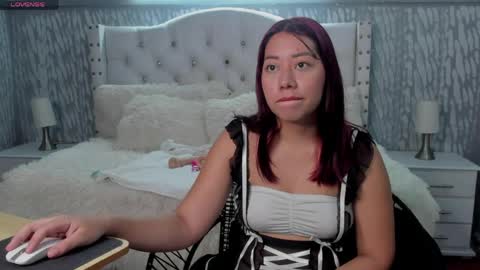 Snapshot of sexylaurita4u chatting on 04.27.26 laura online show from 04.27.26