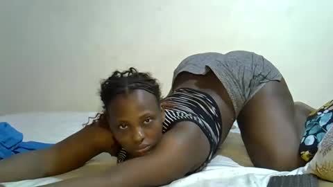 Snapshot of sexylinaa_ chatting on 02.15.25 Sexylina online show from 02.15.25