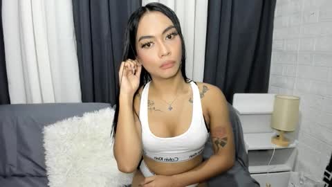 Snapshot of sexylovesappira chatting on 09.17.25 maxine online show from 09.17.25