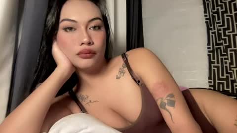 Snapshot of sexylovesappira chatting on 05.18.26 maxine online show from 05.18.26