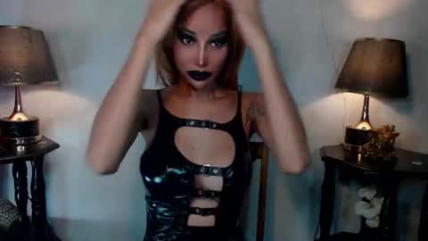 Queen Sofia online show from 05.24.26